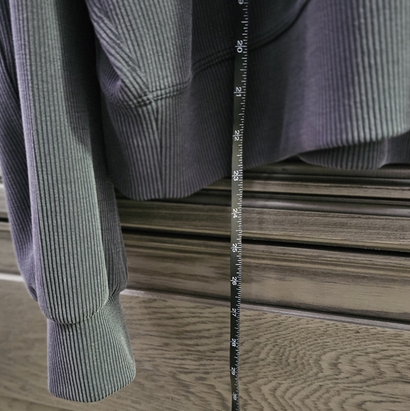 Lululemon Ribbed Oversized Crop - Picture 10 of 12